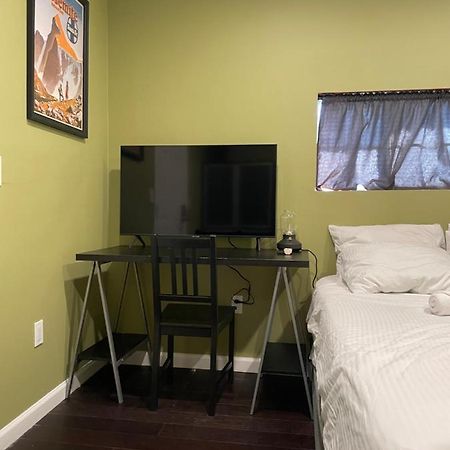 Private Standalone Room W/ Tv, Wifi & Ac In Карсън Екстериор снимка
