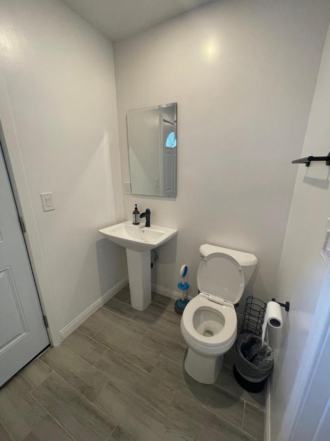 Private Standalone Room W/ Tv, Wifi & Ac In Карсън Екстериор снимка
