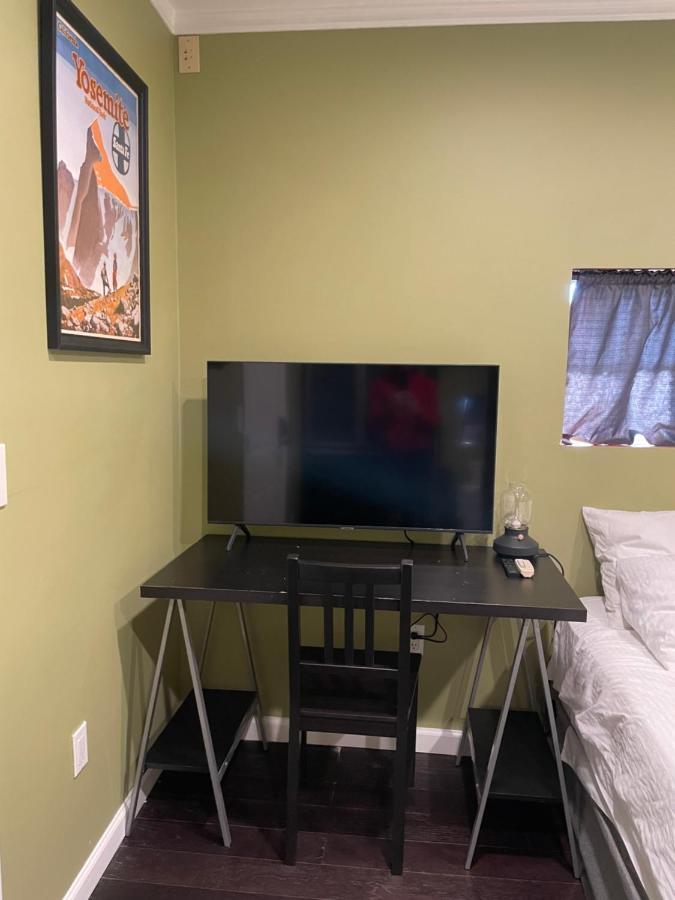 Private Standalone Room W/ Tv, Wifi & Ac In Карсън Екстериор снимка