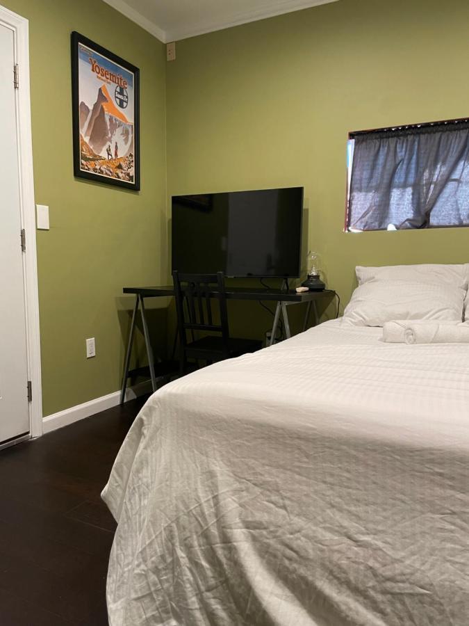 Private Standalone Room W/ Tv, Wifi & Ac In Карсън Екстериор снимка